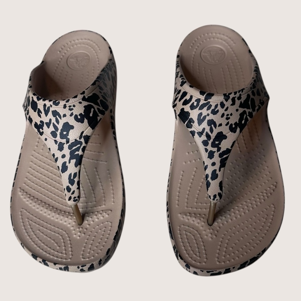 Crocs Sandals Women Sz 9 Leopard Kadee II Flip Flop Comfort Walking Animal Print - Picture 5 of 17